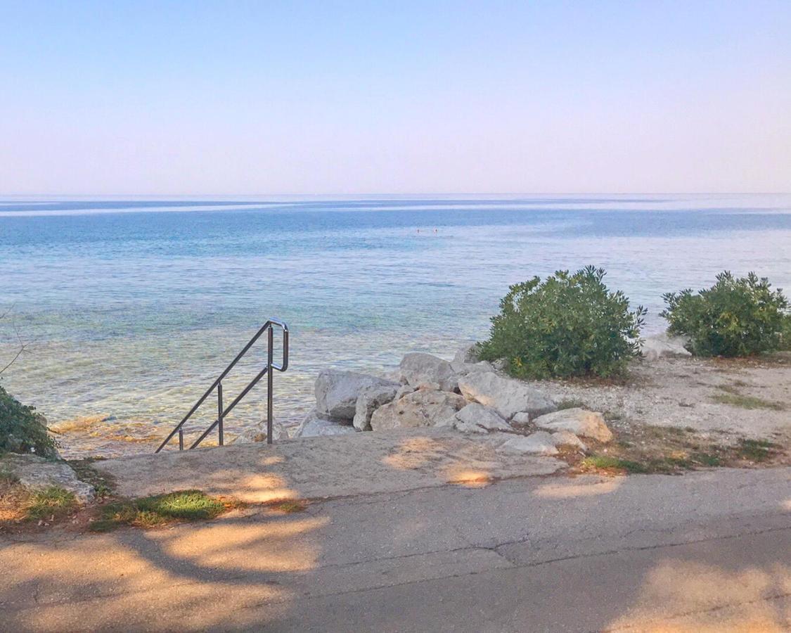 Todor Seaside Apartments Ловречица Экстерьер фото